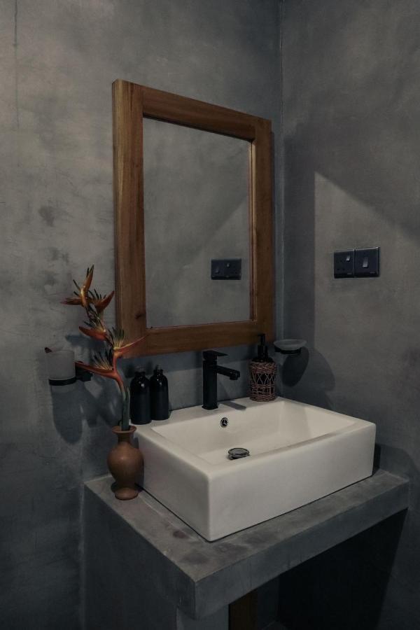 New- Gitano Surf Beachfront Ahangama Otel Dış mekan fotoğraf